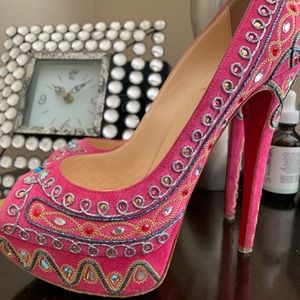 CHRISTIAN LOUBOUTIN
Hot Pink Suede Bollywood